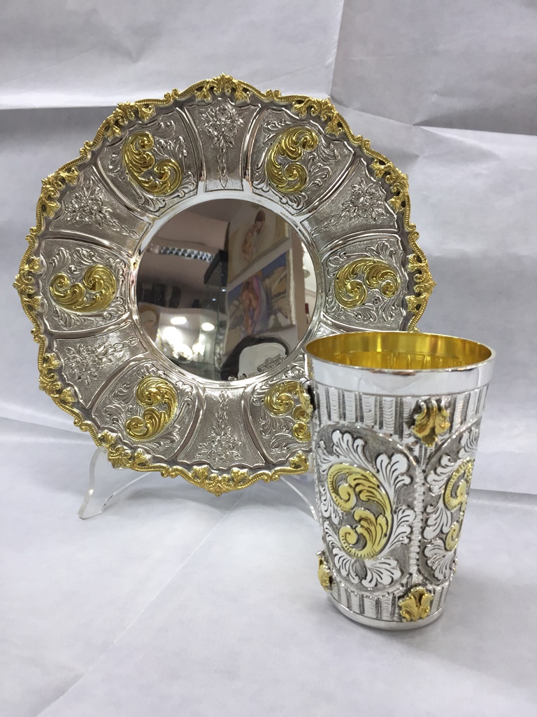 Bini w/ Gold