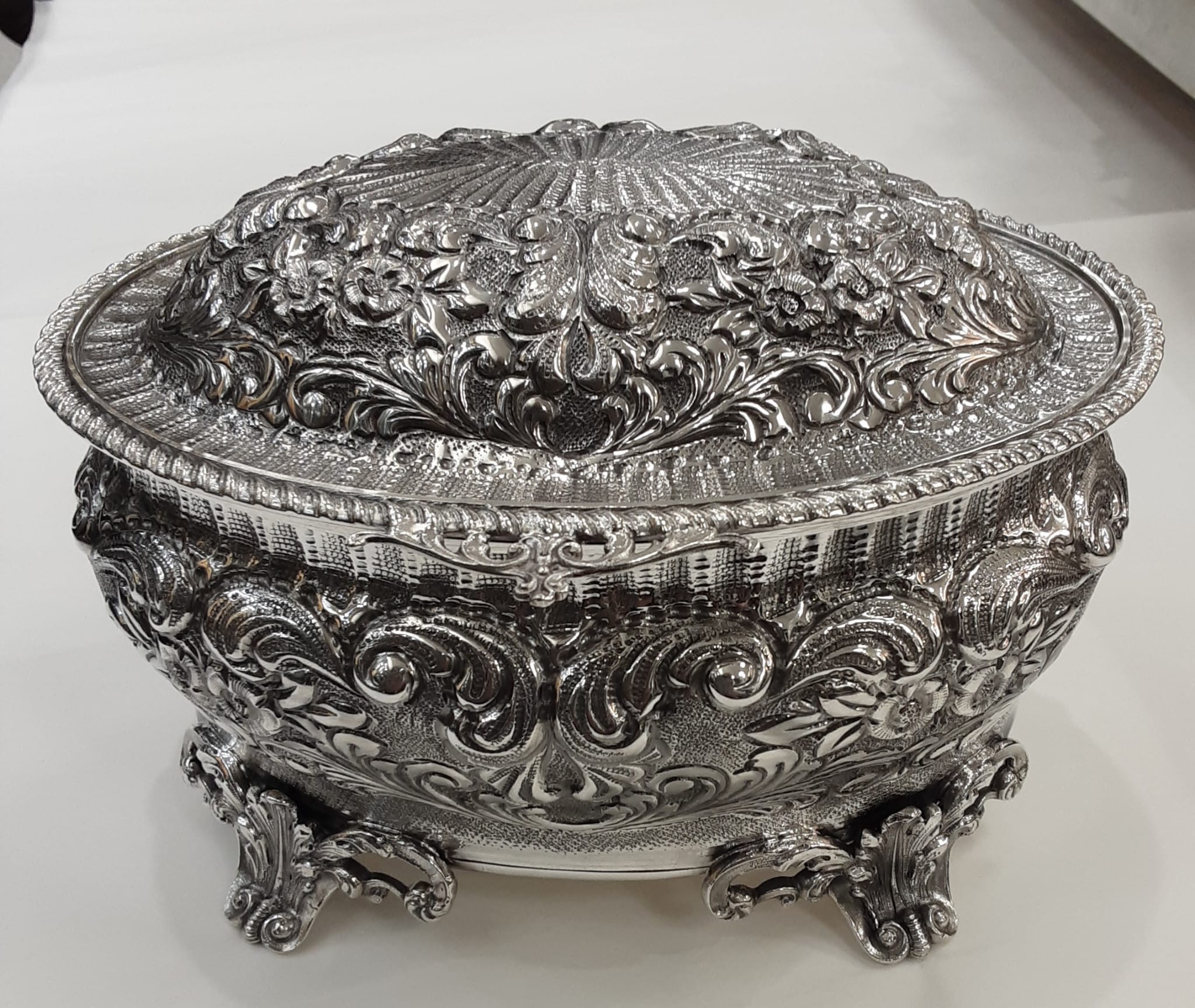 oval tarili