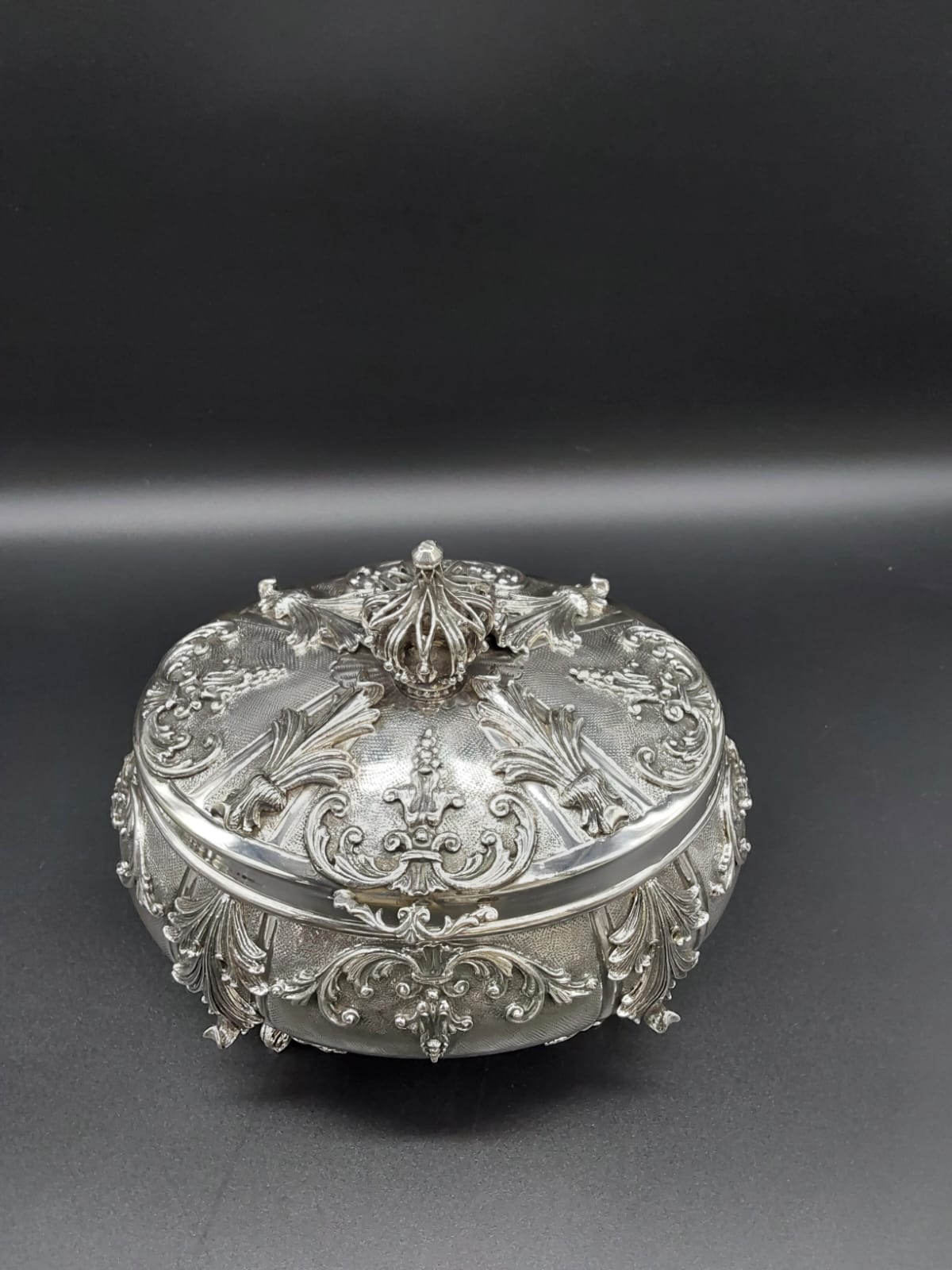 oval crown